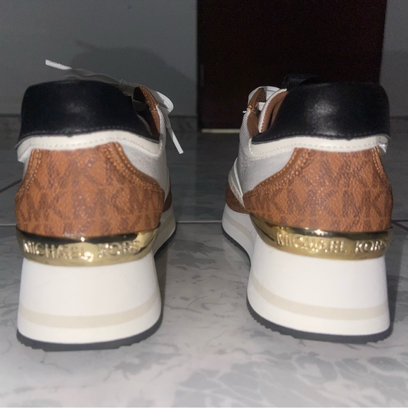 MK Monique Mixed-Media Trainer - Picture 4 of 10